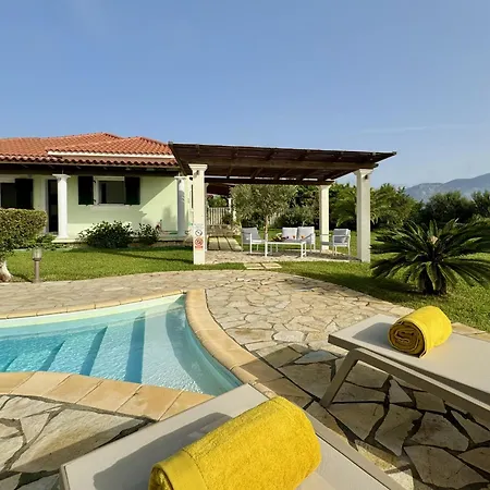 فيلة Ermis Kefalonia